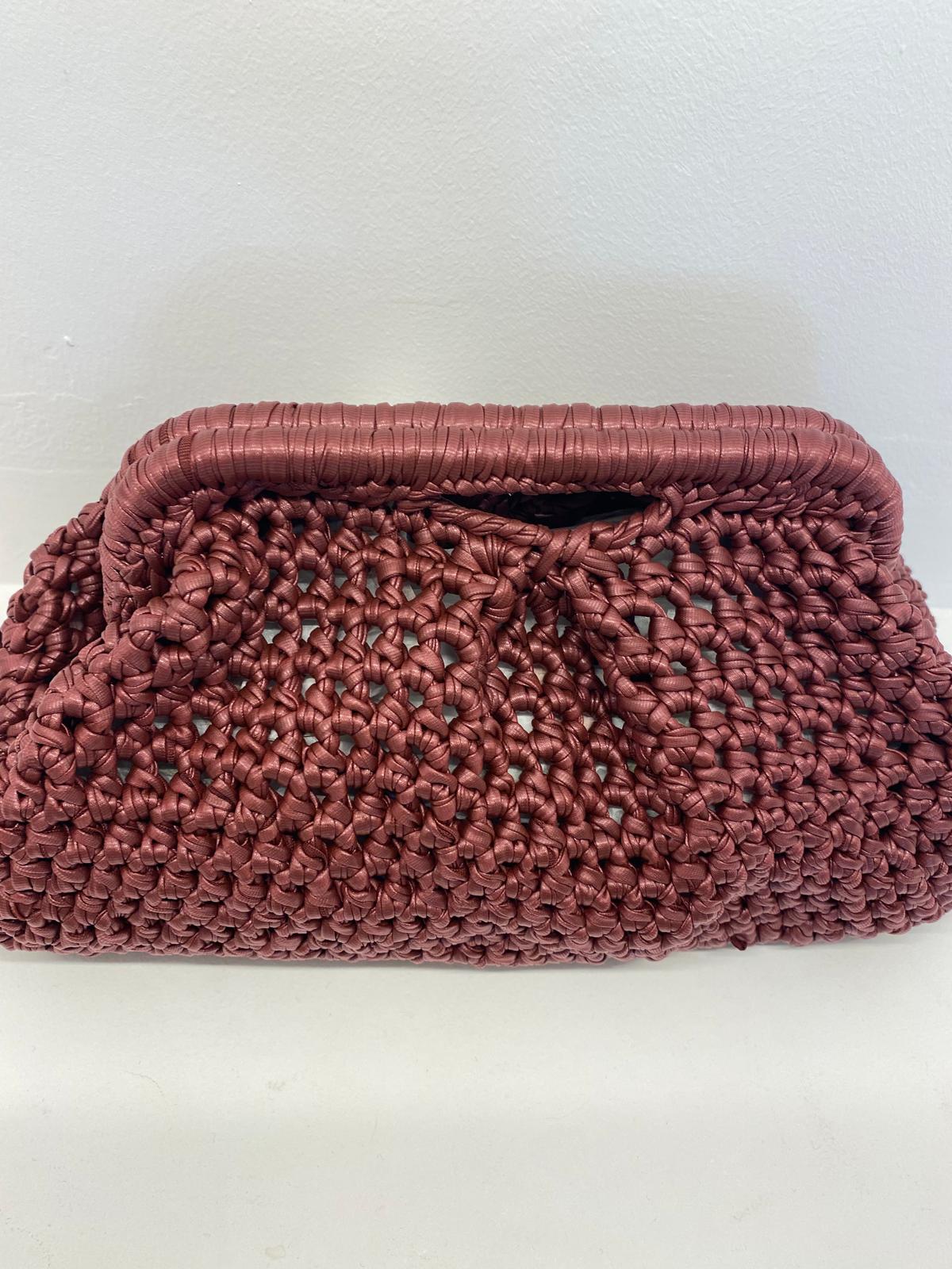 CLUTCH EFECTO CUERO - HANDMADE -