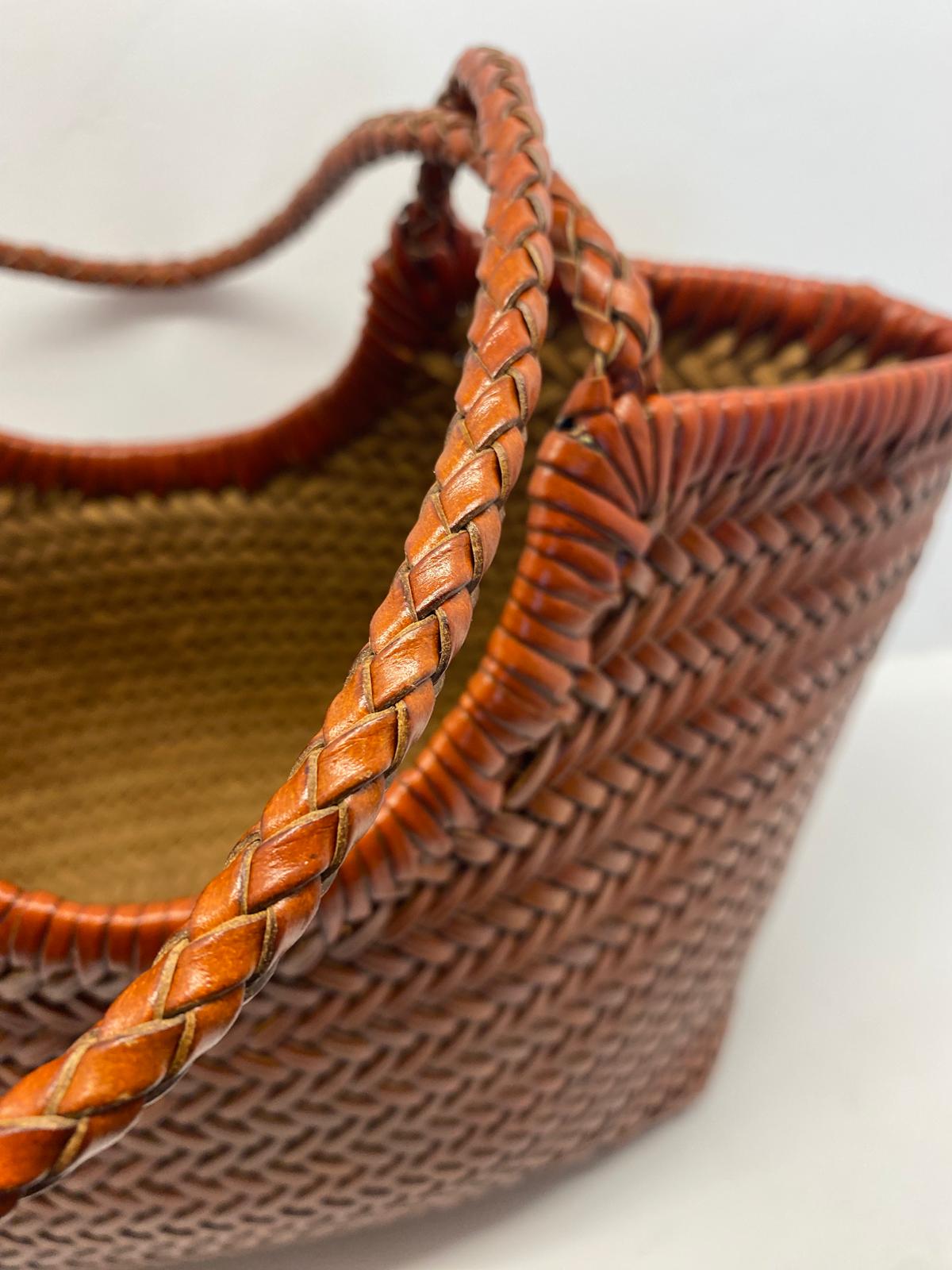 Bolso trenzado terracota mediano