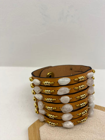 Pulsera de piel con piedras